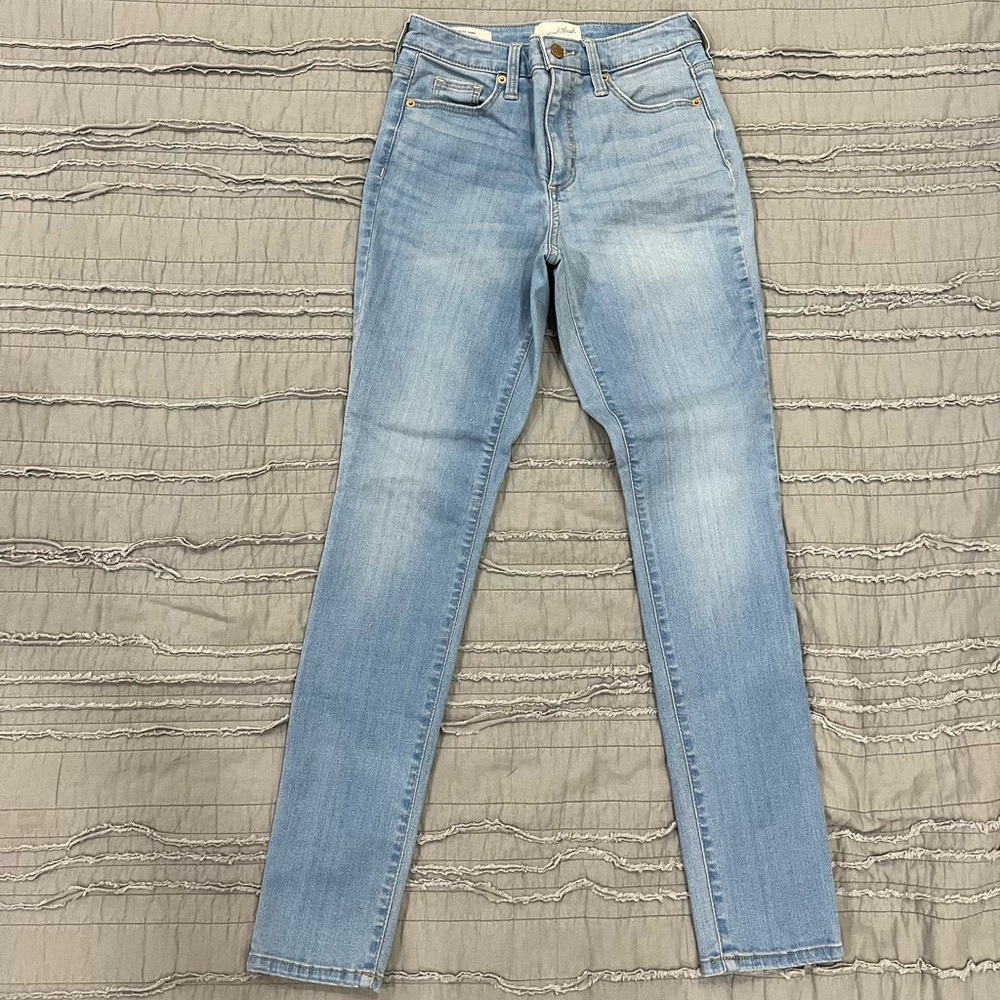 Universal Thread high rise skinny jeans in light wash